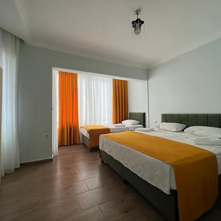 Queen Hotel 2*
