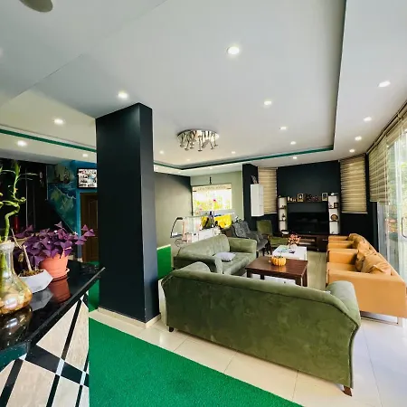 מלון Queen אלאניה